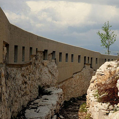 Il Trincerone del Monte Zugna, costruito dall'esercito italiano durante la Prima Guerra Mondiale