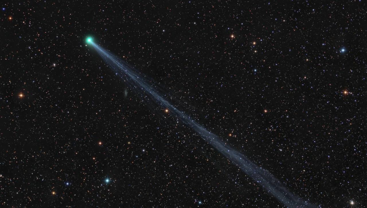 Long Tailed Comet SWAN Credit & Copyright: D. Peach, Chilescope team - APOD NASA